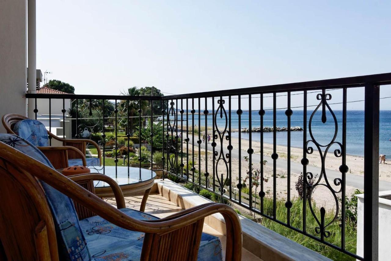 Lemon Beach Front Apartment, Nikiti Eksteriør bilde