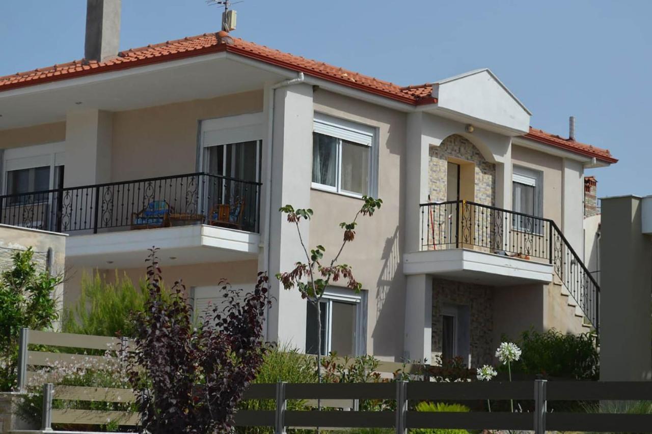 Lemon Beach Front Apartment, Nikiti Eksteriør bilde