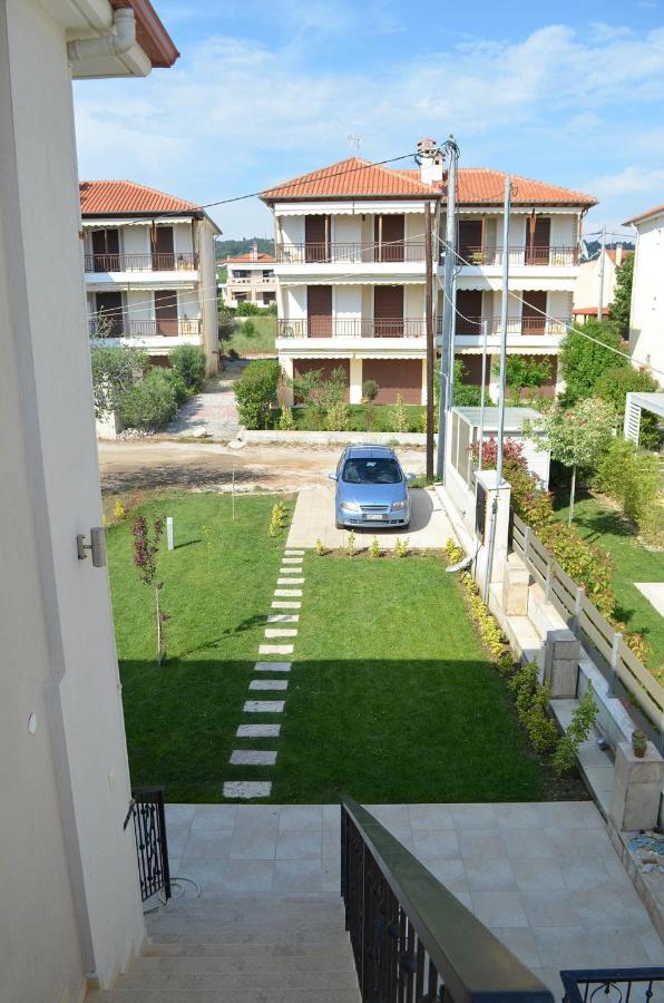 Lemon Beach Front Apartment, Nikiti Eksteriør bilde